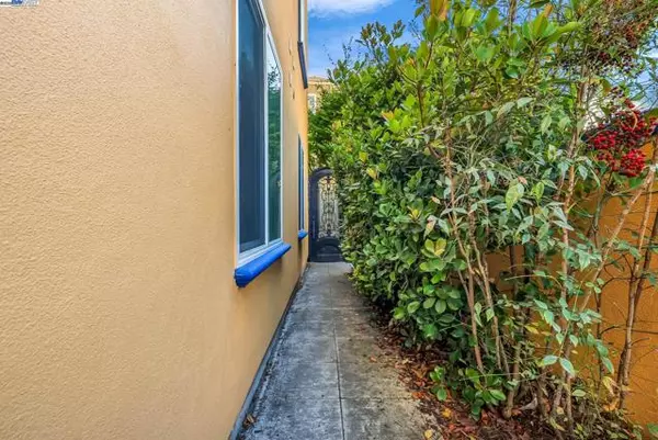 Oakland, CA 94606,400 Wayne Ave