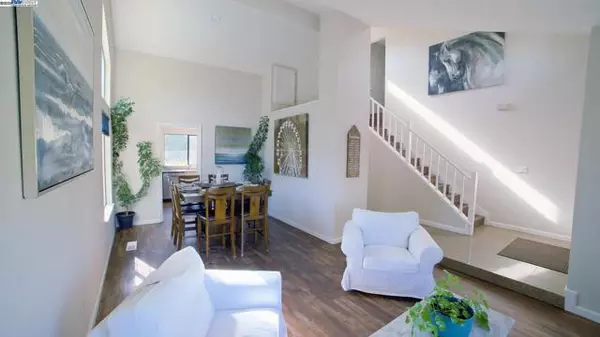 Martinez, CA 94553,300 Lodgepole Ct