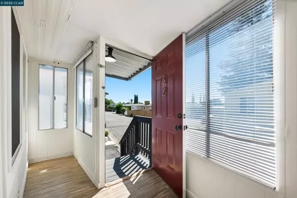 Concord, CA 94518,32 Galloway
