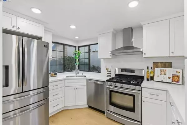 Alameda, CA 94502,3530 Depassier Way