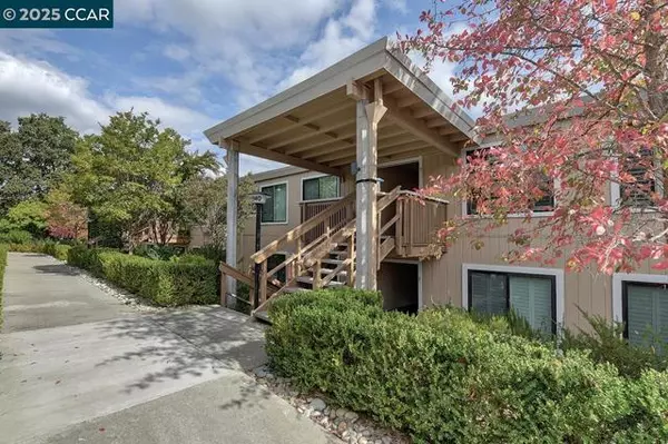 2940 Tice Creek Dr, Walnut Creek, CA 94595