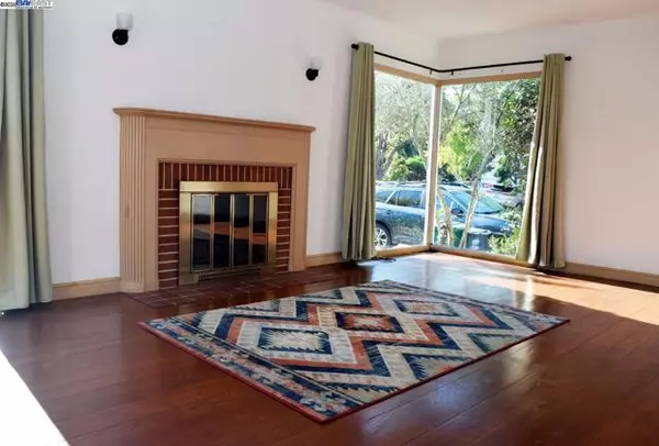 Alameda, CA 94501,975 Pearl St