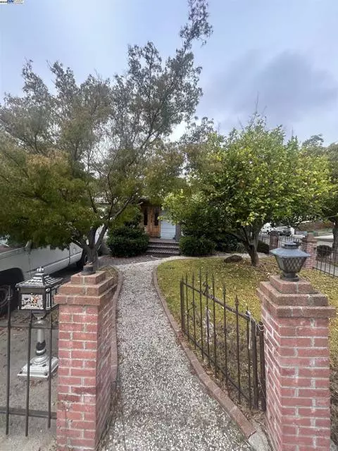 Oakland, CA 94603,2331 Warner Ave