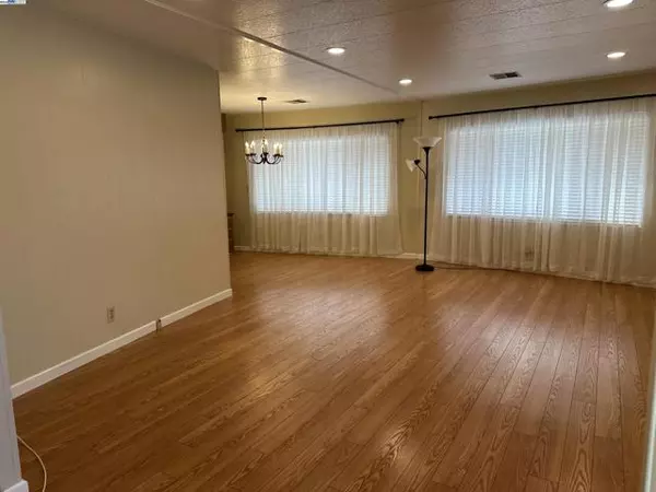Union City, CA 94587,328 Waikiki Cir