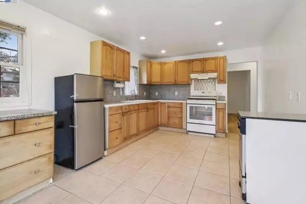 San Leandro, CA 94578,14683 Midland Rd