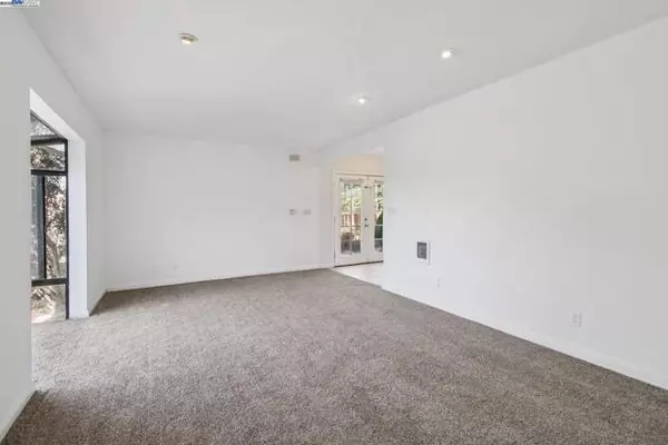 San Leandro, CA 94578,14683 Midland Rd