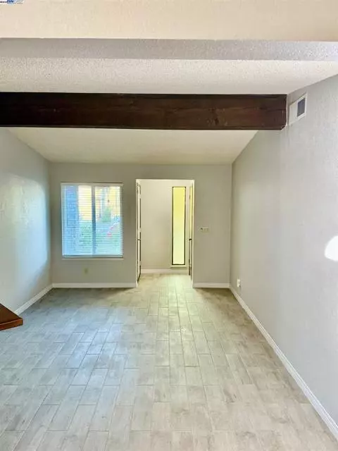 Roseville, CA 95678,406 Cameron Way