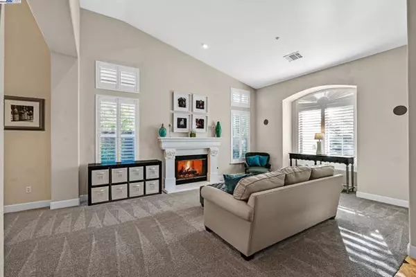 San Ramon, CA 94583,4 Henry Ranch Dr