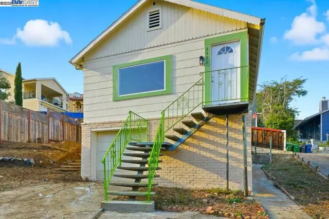 Castro Valley, CA 94546,2592 Miramar Ave