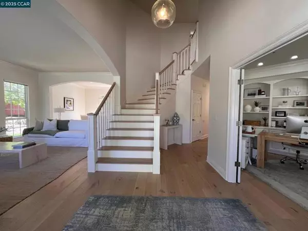 Walnut Creek, CA 94598,401 Silver Hollow Dr.