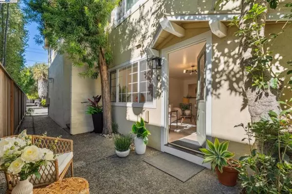 Oakland, CA 94618,5242 Miles Avenue