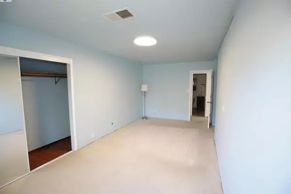 San Leandro, CA 94577,2459 Jamaica Way