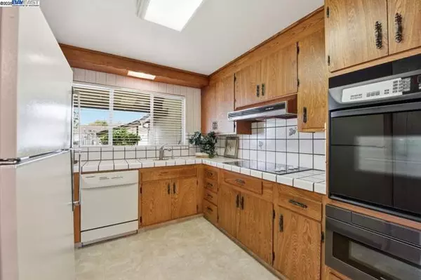 San Leandro, CA 94579,15596 Tilden St