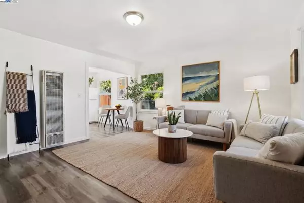 Alameda, CA 94501,108 Cypress St