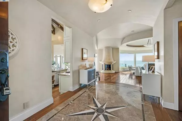 797 Las Olas Dr, Aptos, CA 95003