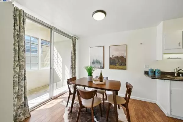 Oakland, CA 94610,398 Adams St