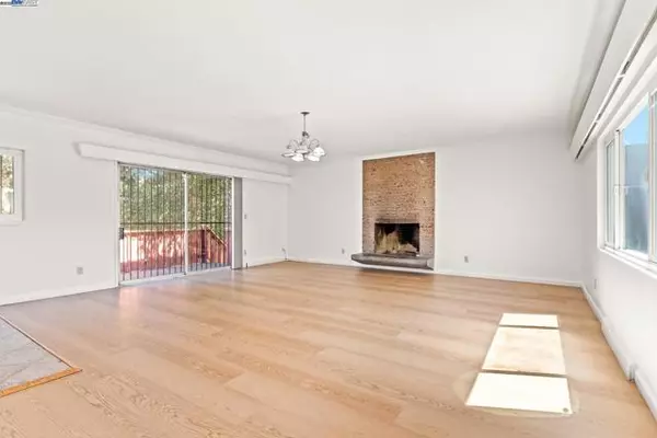 Oakland, CA 94621,1015 82Nd Ave