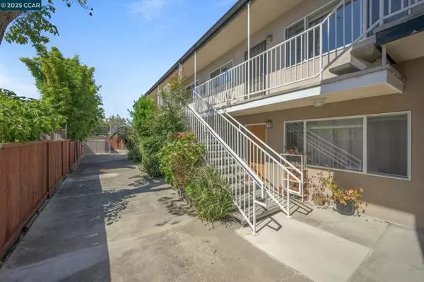 2134 Mcgee Ave, Berkeley, CA 94703