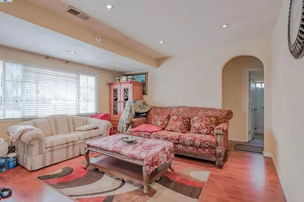 Hayward, CA 94544,25512 Tarman Ave