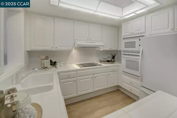 Walnut Creek, CA 94595,2001 Skycrest Dr