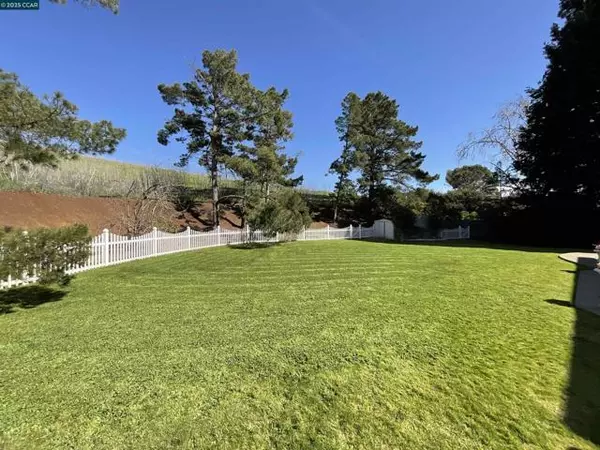 Benicia, CA 94510,403 Gerald Court