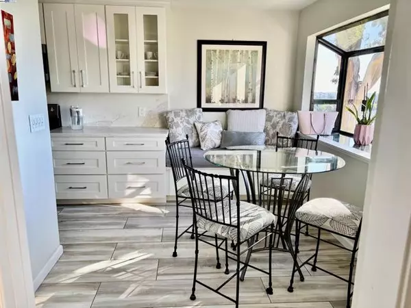 Hayward, CA 94546,21109 Gary Dr