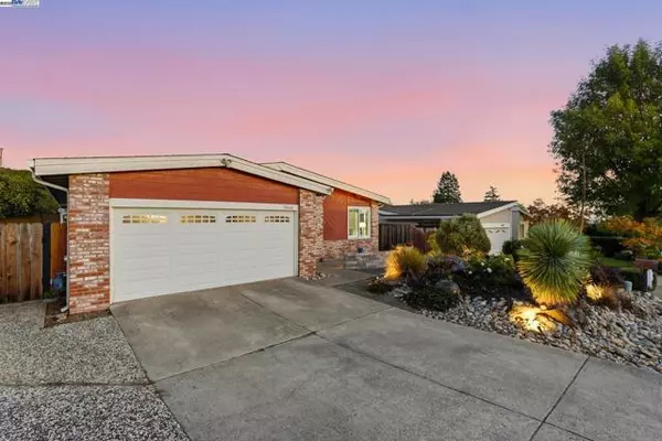 Castro Valley, CA 94552,18660 East Cavendish Dr