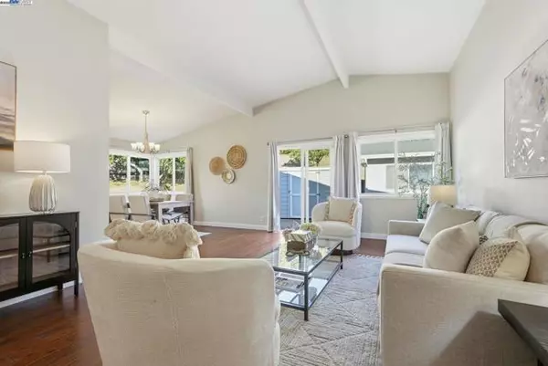 Castro Valley, CA 94552,18660 East Cavendish Dr