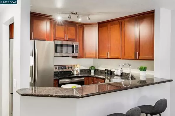 Walnut Creek, CA 94595,1722 South Villa Way