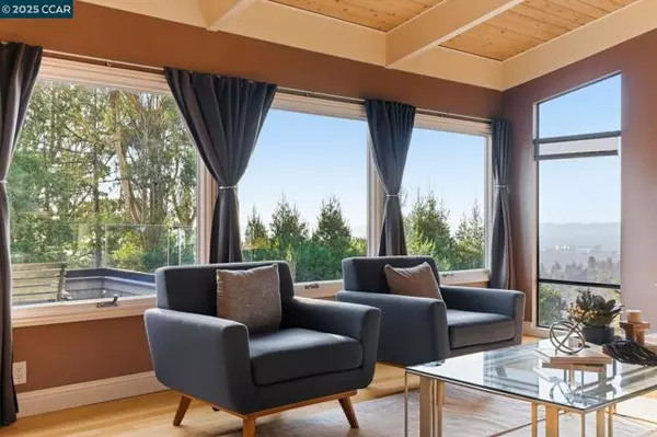 Oakland, CA 94611,1760 Manzanita Dr