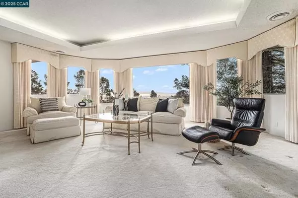 Oakland, CA 94619,13460 Skyline Blvd