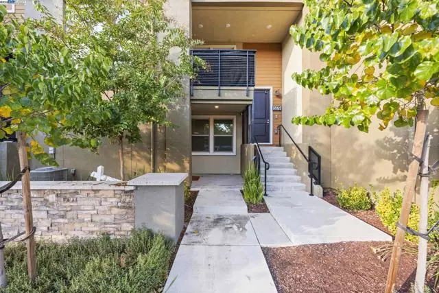 Dublin, CA 94568,5581 Dublin Blvd