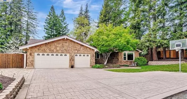 554 Freitas Rd, Danville, CA 94526