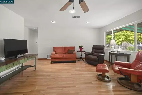 Concord, CA 94521,5485 Florida Dr