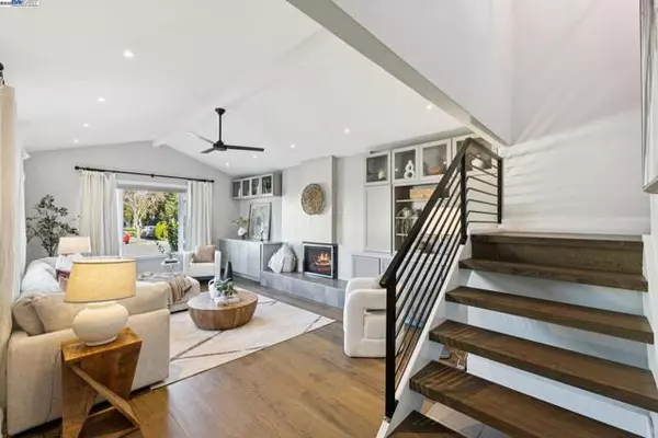 Alameda, CA 94501,927 Fountain St