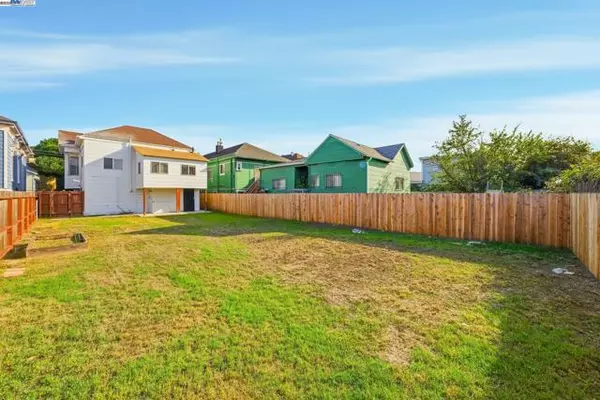 Oakland, CA 94608,3237 Linden St