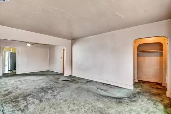 Oakland, CA,3350 Brookdale Avenue