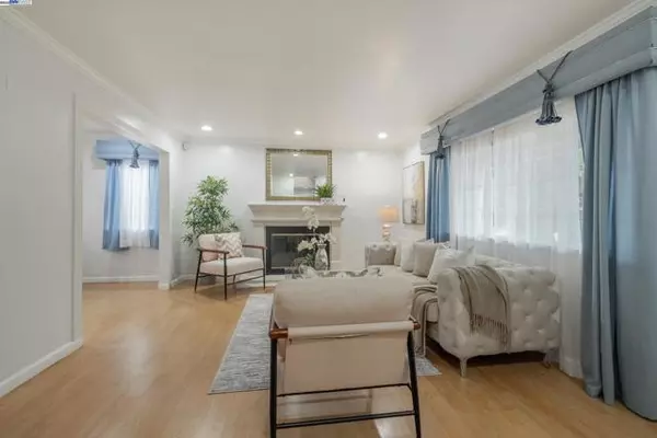 Milpitas, CA 95035,1394 Glacier Dr