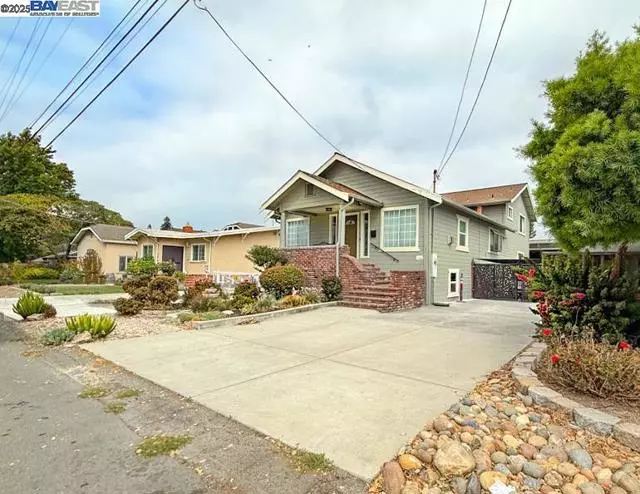 Castro Valley, CA 94546,1672 Crescent Avenue