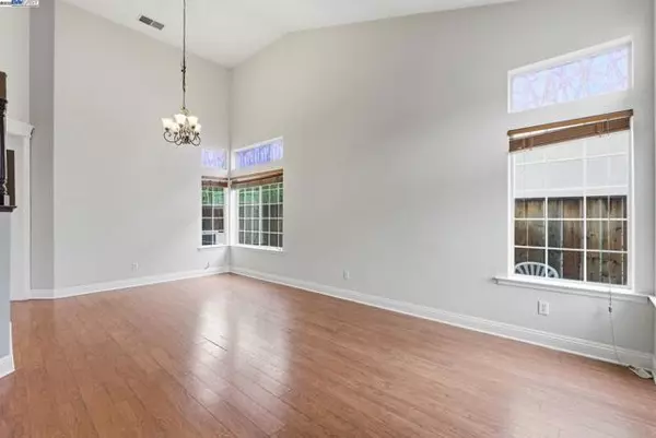 Pittsburg, CA 94565,2337 Woodhill Dr