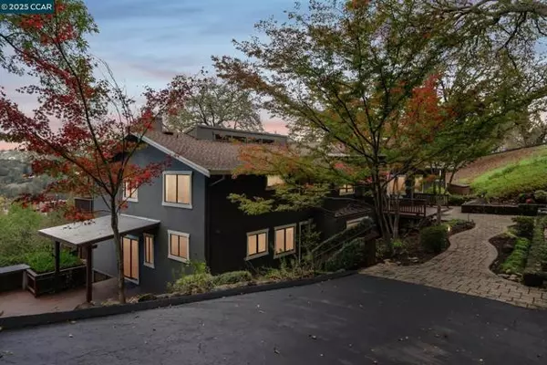 858 Mountain View Dr, Lafayette, CA 94549