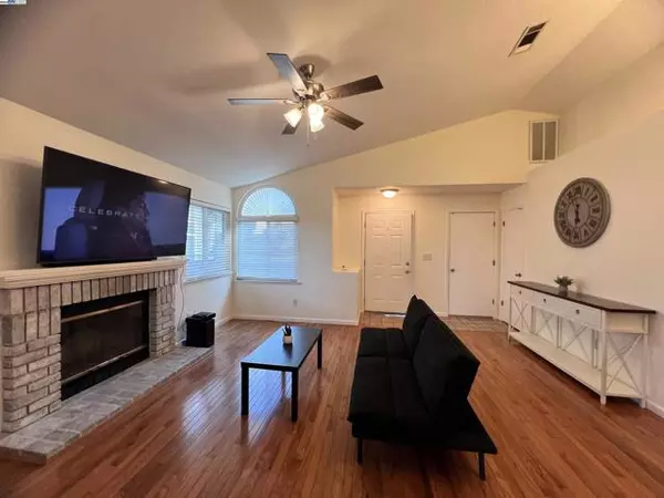 Antioch, CA 94509,1824 Harding Ct