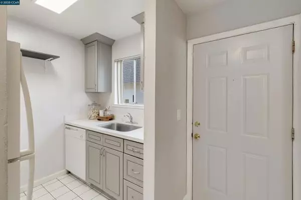 Concord, CA 94521,3905 Clayton Rd