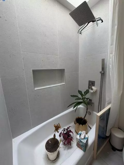 San Mateo, CA 94404,2271 Armada Way