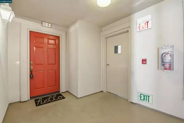 Walnut Creek, CA 94595,5913 Horsemans Canyon