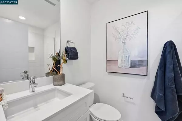 Oakland, CA 94607,967 24Th St