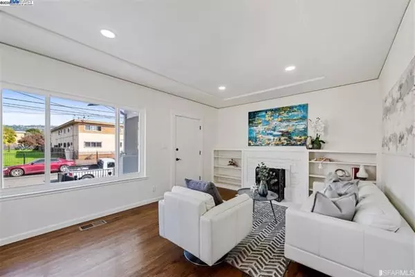 Oakland, CA 94621,5955 Hayes St