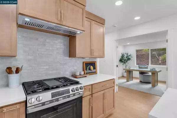 Martinez, CA 94553,421 Roanoke Dr