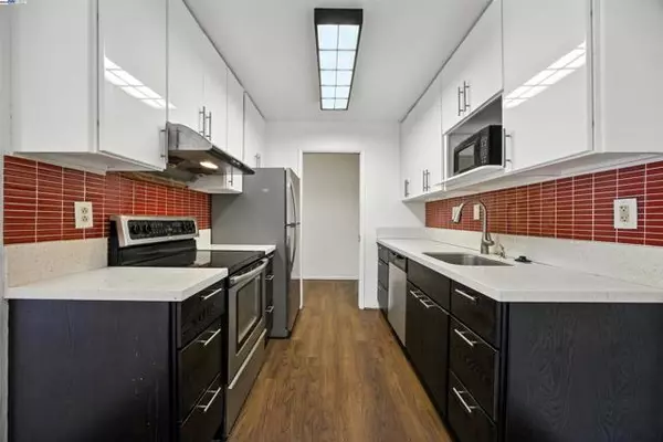 1321 Webster St, Alameda, CA 94501