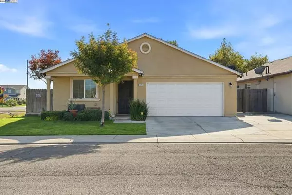 296 Dena Ct, Merced, CA 95341